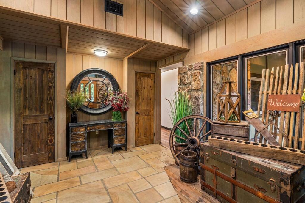 Bourbon Hollow Lodge With Hot Tub And Pool Plus Game Room Only 5 Min To Downtown Gatlinburg Dış mekan fotoğraf