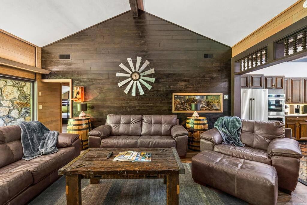 Bourbon Hollow Lodge With Hot Tub And Pool Plus Game Room Only 5 Min To Downtown Gatlinburg Dış mekan fotoğraf