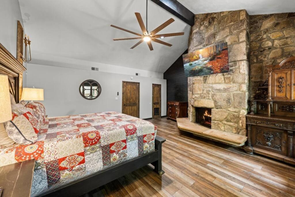 Bourbon Hollow Lodge With Hot Tub And Pool Plus Game Room Only 5 Min To Downtown Gatlinburg Dış mekan fotoğraf