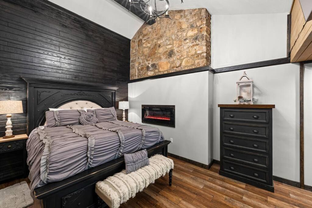 Bourbon Hollow Lodge With Hot Tub And Pool Plus Game Room Only 5 Min To Downtown Gatlinburg Dış mekan fotoğraf
