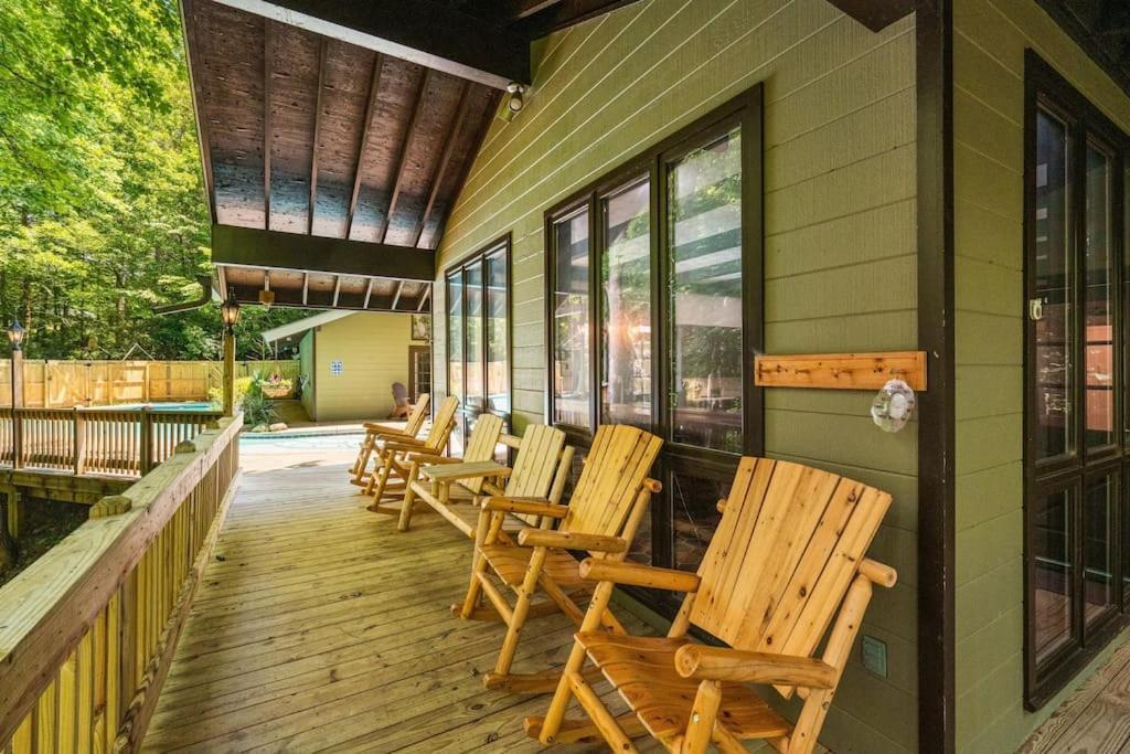 Bourbon Hollow Lodge With Hot Tub And Pool Plus Game Room Only 5 Min To Downtown Gatlinburg Dış mekan fotoğraf
