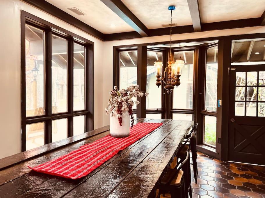 Bourbon Hollow Lodge With Hot Tub And Pool Plus Game Room Only 5 Min To Downtown Gatlinburg Dış mekan fotoğraf